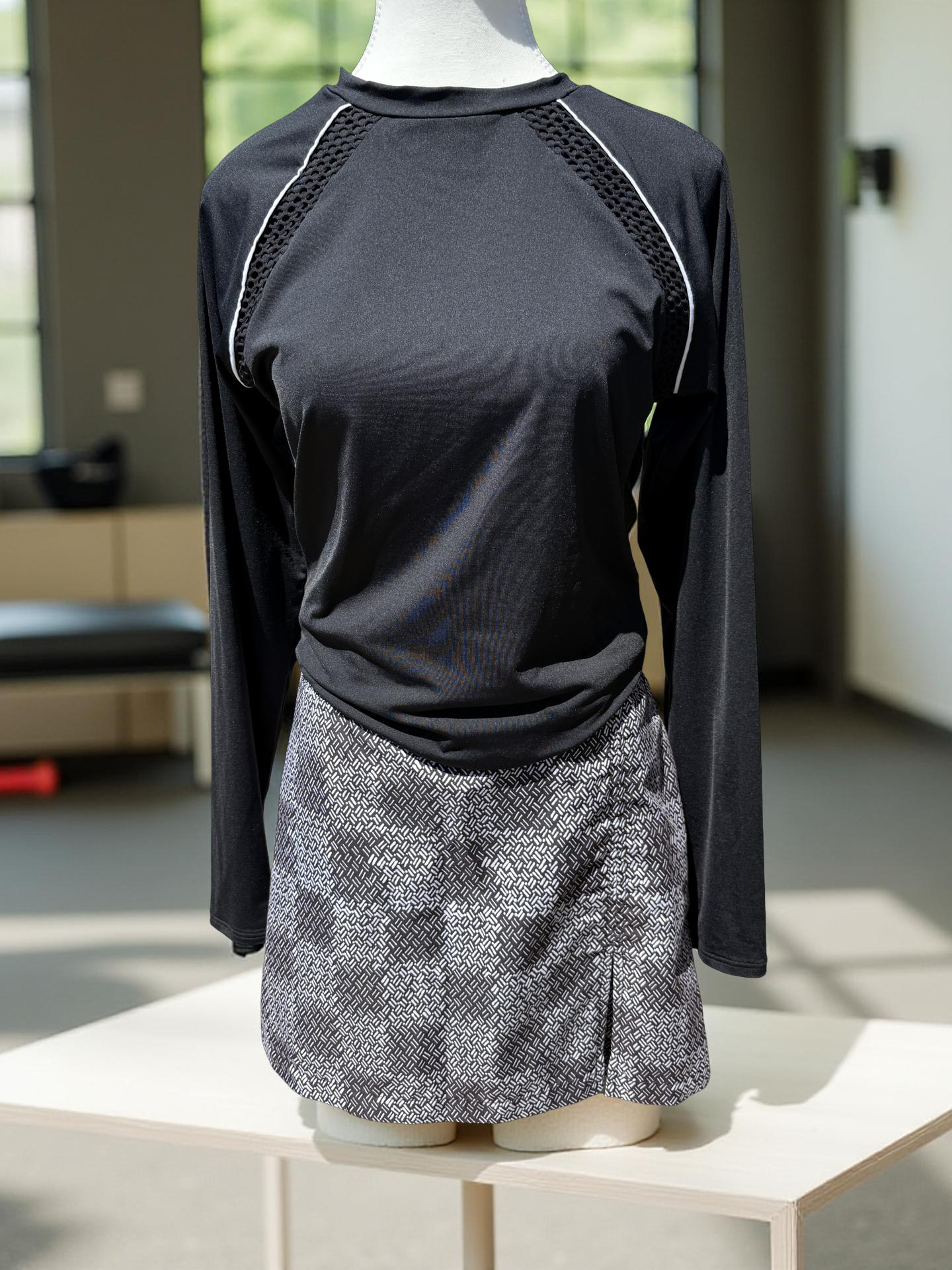 Black Long Sleeved Women’s Golf Shirt - Image 2