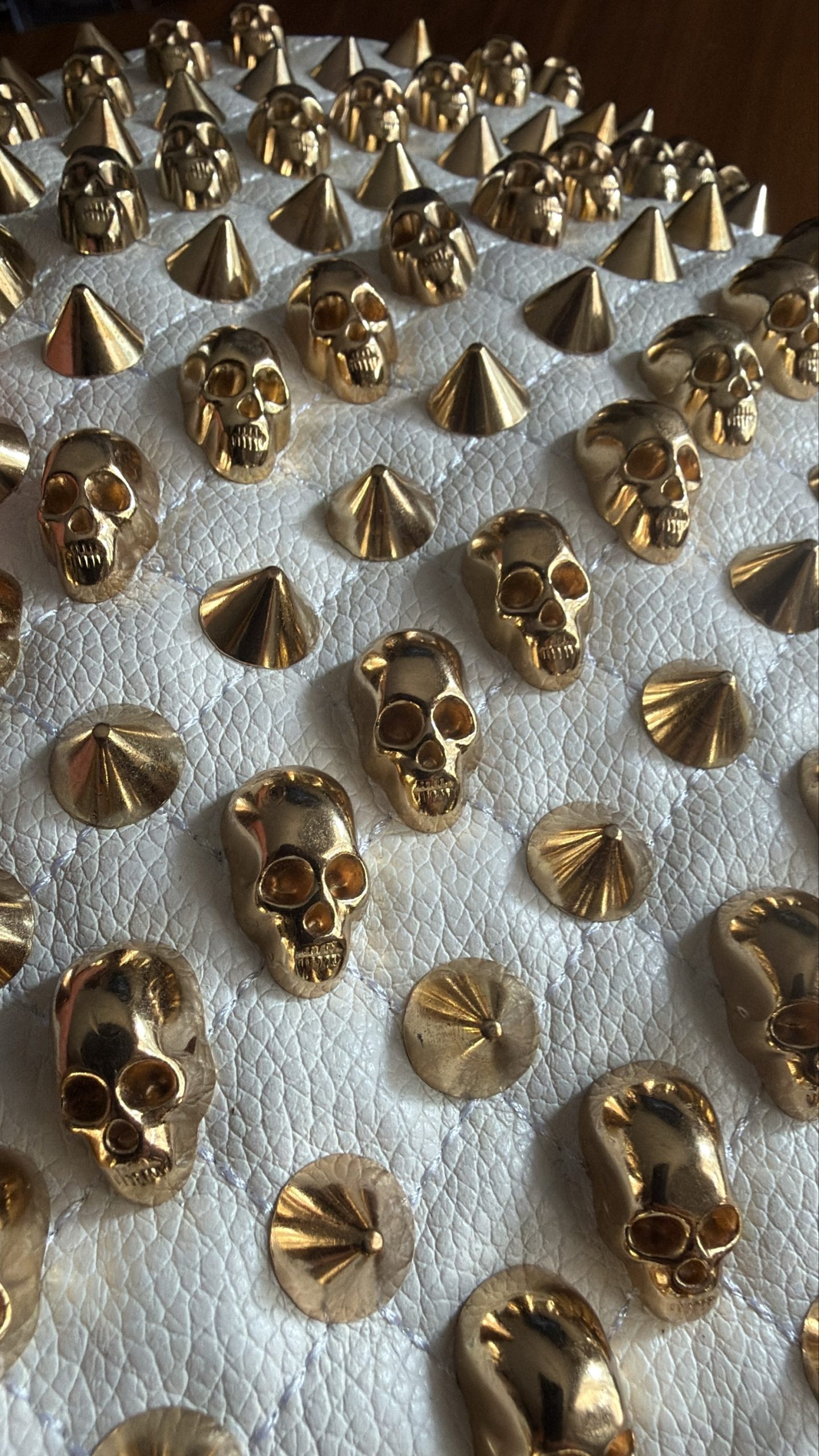 Valkyrie 3 Wood Headcover (White & Gold) - Image 2