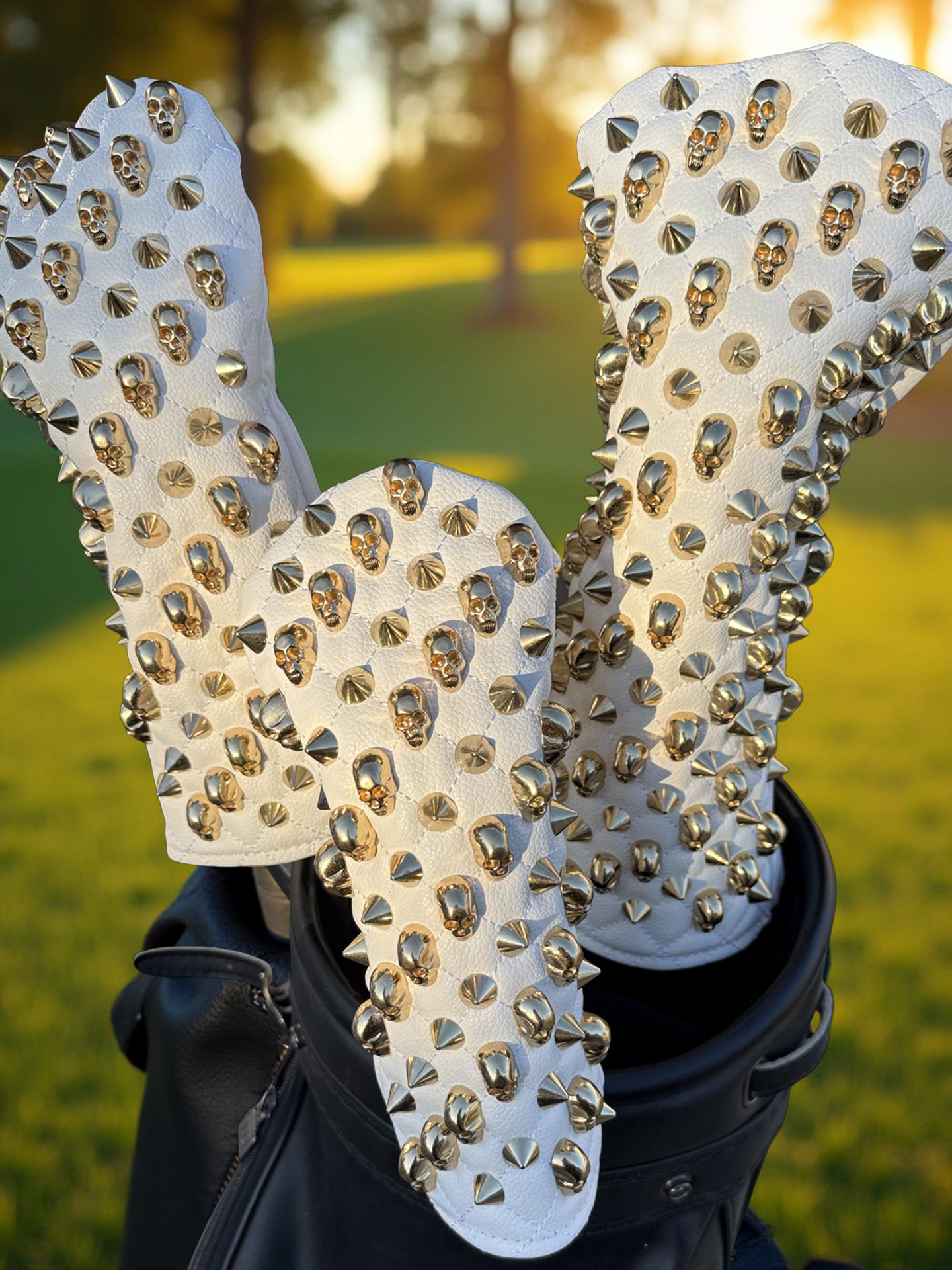 Valkyrie 3 Wood Headcover (White & Gold) - Image 3